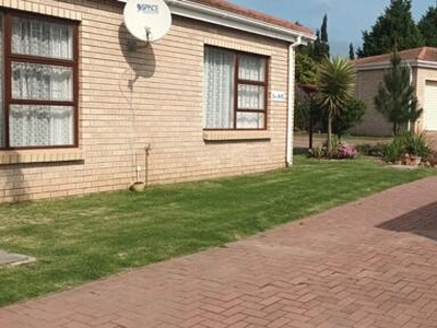 Townhouse For Sale In Jeffreys Bay Central, Jeffreys Bay