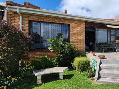 Townhouse For Sale In Mossel Bay Central, Mossel Bay