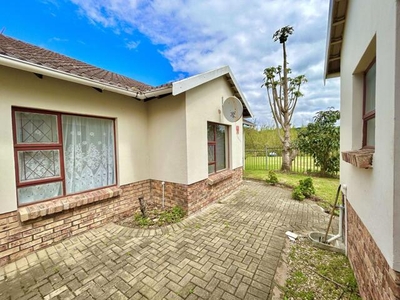Townhouse For Sale In Nahoon Valley Park, East London