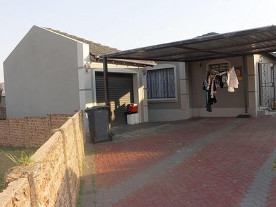 Townhouse For Sale In Noordwyk, Midrand