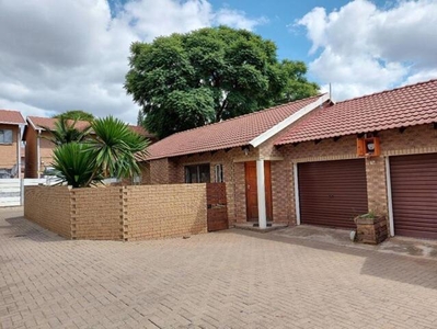 Townhouse For Sale In Polokwane Central, Polokwane