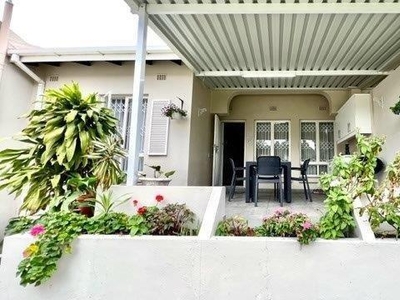 Townhouse For Sale In Uvongo, Margate