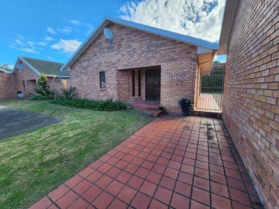 Townhouse For Sale In Blue Bend, East London