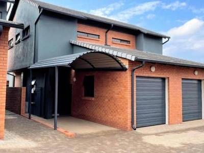2 Bedroom Townhouse For Sale in Montana, Pretoria