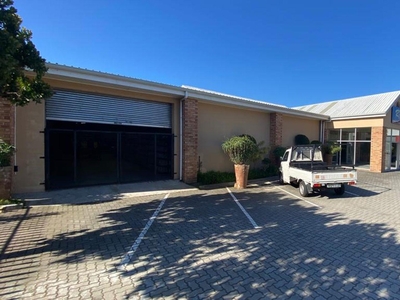 Industrial property to rent in Fairview - 10 Willow Road