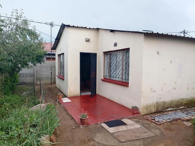 2 Bedroom House for sale in Masetjhaba View - 1435 Cypress Street