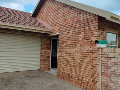 2 Bedroom townhouse - sectional to rent in Fleurdal, Bloemfontein