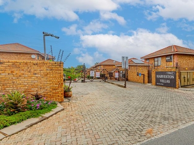 3 Bedroom duplex townhouse - sectional for sale in Honeydew Manor, Roodepoort