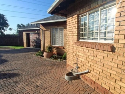 3 Bedroom townhouse - sectional for sale in The Wilds, Pretoria
