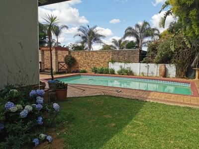 4 Bedroom house in Constantia Park For Sale