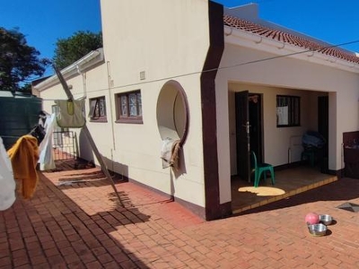 4 bedroom house Plus - For sale in Isipingo