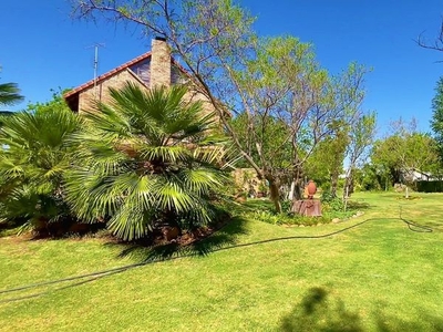 5 Bedroom house in Mooivallei Park For Sale