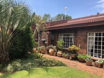 4 Bedroom House For Sale in Delmas
