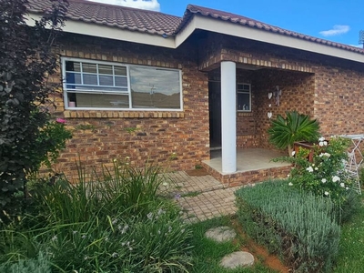 2 Bedroom House For Sale in New Park