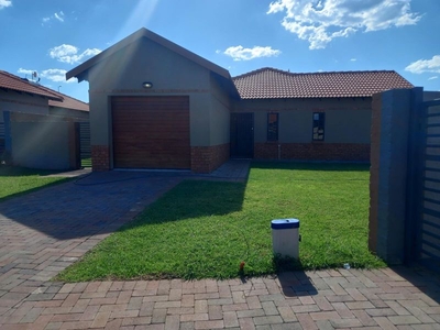 House in Hexrivier Lifestyle Estate For Sale
