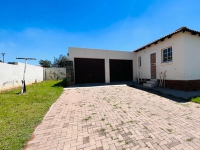 3 Bedroom townhouse - freehold to rent in Ben Fleur, Witbank