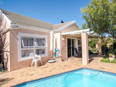3 Bedroom townhouse - freehold to rent in Bizweni, Somerset West