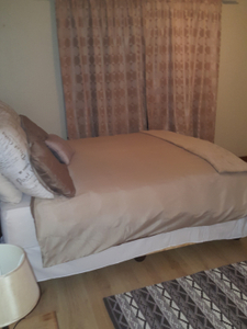 Fully Furnished Garden Flat Short Term Stays