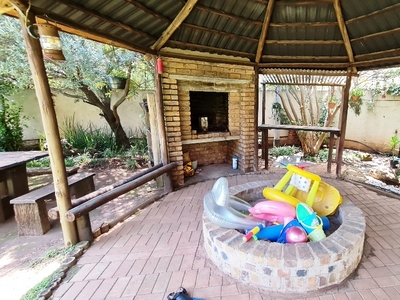 Owners are Relocating. Priced to sell asap. Doringloof stunning Big Home