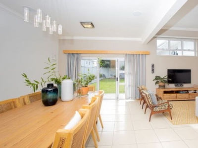 3 Bedroom House For Sale in Nahoon Beach
