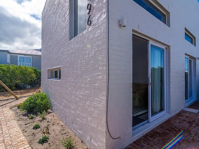 Apartment To Rent in Bettys Bay Central