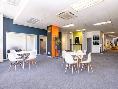 FUNKY CBD PERIPHERY OFFICE TO LET WITH SECURE PARKING