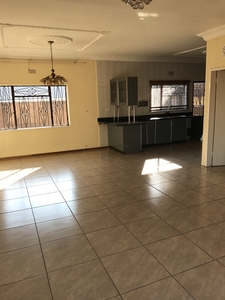 Secure 3 Bedroom Plus 2 Bathroom House, With Automated Double Garage Doors, Electric Fence And Automated Sliding Gate