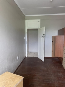 Spacious room to rent in Melanie Lodge, Southernwood