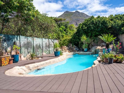 Stunning 3-Bedroom 6 Month Rental with Pool Deck Paradise - Marina Estate Muizenberg