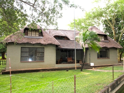 This unfurnished rental is located within Ndlovumzi Nature Reserve.
