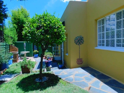 Two bedroom garden cottage in Craighall.