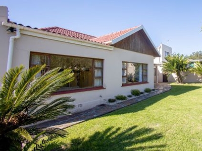 4 Bedroom House For Sale in Selborne