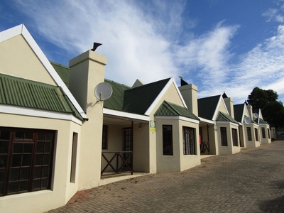 10 Bedroom Apartment Block For Sale in Humansdorp