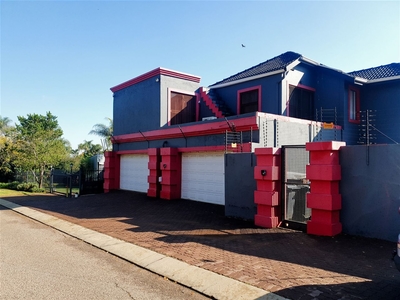 8 Bedroom House For Sale in Garsfontein