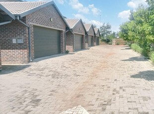 3 Bedroom townhouse - sectional for sale in Doornpoort, Pretoria