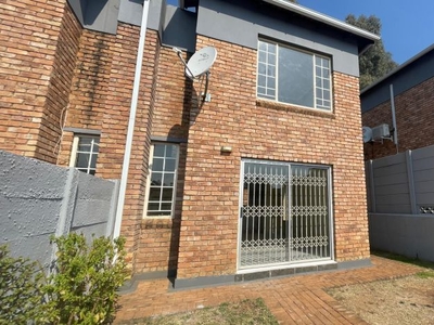 2 Bedroom duplex townhouse - sectional for sale in North Riding, Randburg