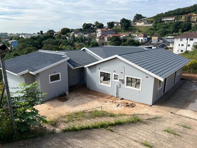 8 bedroom, Chatsworth KwaZulu Natal N/A