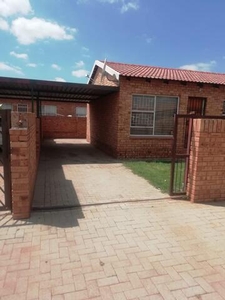 Townhouse For Rent In Finsbury, Randfontein