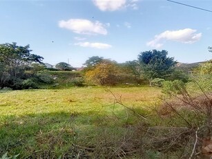 995 m² Land available in Fort England