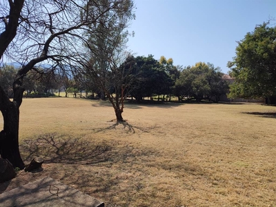 1915 m² Land available in Westlake Estate