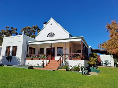 2 Bedroom House For Sale in Theewaterskloof Country Estate