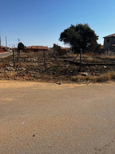 381 m² Land available in Mmabatho