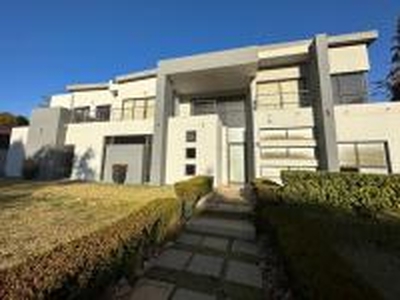 5 Bedroom House to Rent in Woodhill Golf Estate - Property t