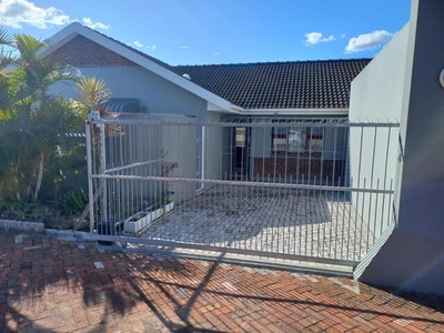 House For Sale In Beacon Bay, East London