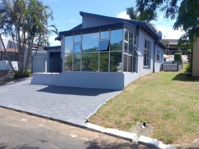 Townhouse For Sale In Hibberdene, Kwazulu Natal