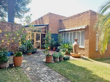 4 Bedroom House For Sale in Fauna Park