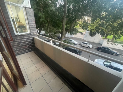 0.5 Bedroom Apartment To Let in Cape Town City Centre