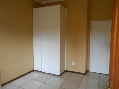 2 bedroom multi-storey apartment to rent in Willows