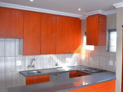 3 Bedroom flat to rent in Wilro Park, Roodepoort