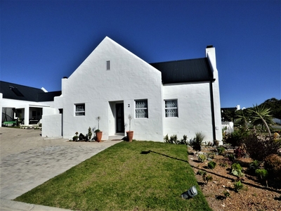 3 Bedroom Freehold For Sale in Yzerfontein